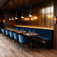 Ensemble table et chaises de café carrées en bois sur mesure, banquette en tissu velours bleu, mobilier de restaurant commercial