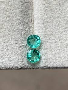 Esmeraldas Verdes Naturales de 2.00Ct, Par a Juego, Hermosas Piedras Preciosas Sueltas para Joyería, Anillos de Compromiso y Aniversario - Product Image 3