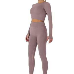 Conjunto de yoga ajustado de manga larga con top acanalado y pantalones de cintura alta, color malva, para mujer. - Product Image 2
