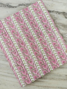 Tissu indien imprimé à la main au bloc, en voile de coton pur à 100 %, vendu au mètre, idéal pour la confection de robes, la couture, l'artisanat et la tapisserie. - Product Image 2