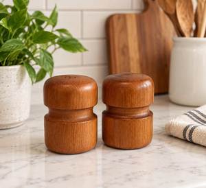 Modernos recipientes de madera hechos a mano para sal y pimienta, elegante juego de almacenamiento de condimentos para hoteles, restaurantes y catering. - Product Image 3