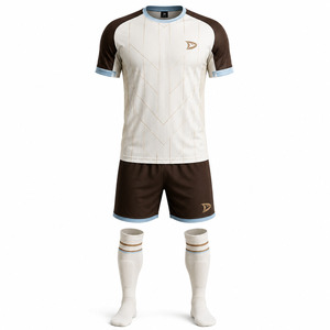 Uniforme de Fútbol Personalizado para Hombre, Blanco y Marrón con Estampado Geométrico, Manga Corta, Absorbe la Humedad, Ajuste Atlético, para Todas las Temporadas - Product Image 1