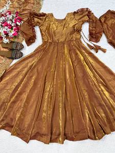 Nuevo traje Anarkali de alta calidad para mujer, para bodas, en seda crepé natural con bordados, procedente de la India. - Product Image 3