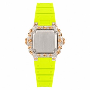 Montre numérique pour femme avec boîtier carré orné de strass et bracelet en silicone vert lime - Product Image 6