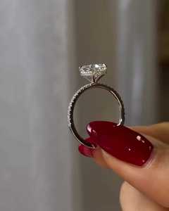 Bagues de fiançailles 2 carats en diamant de laboratoire taille coussin, sertis à griffes et pavé, 1,50 mm, solitaires, alliances d'anniversaire et de mariage en or massif 14K 18K - Product Image 6
