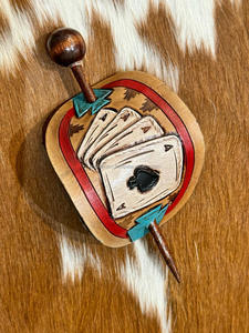 Barrette à cheveux en cuir véritable usiné peinte à la main avec bâton en bois élégant jeu de cartes vintage accessoire de chignon de cheveux désordonné personnalisé - Product Image 3