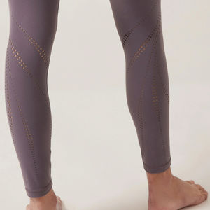 เลกกิ้งโยคะสตรีทแวร์ระบายอากาศได้ดี พิมพ์โลโก้ได้ตามต้องการ เอวกลาง สำหรับออกกำลังกาย ฟิตเนส คุณภาพสูง ราคาถูก รับผลิตแบบ OEM - Product Image 6