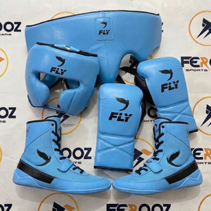 Ensemble complet d'équipement de boxe pour l'entraînement et la compétition avec protège-tête, gants, protège-corps, protège-tibias et chaussures de boxe - Product Image 6