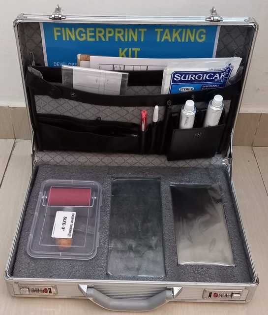 Professional Fingerprint Taking Kit With Roller And Ink Plate For Live Print Collection And Record Keeping