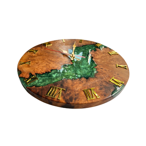Horloge ronde en bois et résine avec motif d'arbre en époxy vert, chiffres romains, décoration d'intérieur, fabriquée au Vietnam - Product Image 6