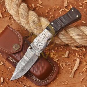 Cuchillo Plegable de Acero de Damasco Hecho a Mano con Mango de Cuerno Natural y Hoja de Punta Caída, Garantía de 3 Años - Cuchillo para Caza y Camping al Aire Libre - Product Image 5