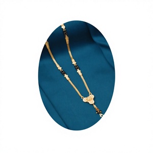 Collier Mangalsutra de luxe en or massif 22 carats avec pendentif floral et chaîne de perles noires, bijoux indiens pour mariage, fiançailles et fêtes pour femmes - Product Image 1