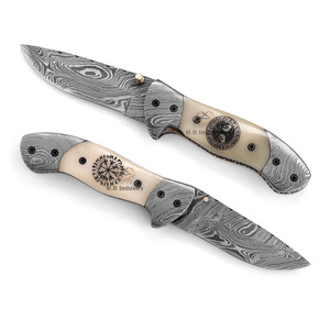Cuchillo Plegable de Acero de Damasco Personalizado - Cuchillo de Caza y Camping - Grado Industrial - 19 cm de Longitud Total - Grabado Láser Camel - Product Image 1