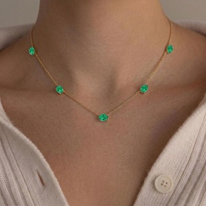 Collar Minimalista con Esmeralda en Oro, Collar Ovalado con Esmeralda, Joyería Delicada con Cadena de Piedras Preciosas Verdes para Mujer - Product Image 1