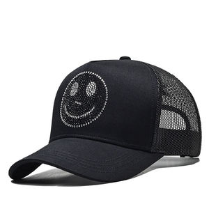 Casquette Trucker Ajustable en Maille pour Homme de Qualité Supérieure, Multicolore, 6 Panneaux, en Toile Unie avec Logo Brodé pour Utilisation Extérieure - Product Image 1