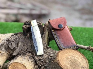 Cuchillo de acero de Damasco con punta curva, mango de marfil y funda de cuero, cuchillo de bolsillo para camping y actividades al aire libre, 6.5 pulgadas de longitud total. - Product Image 5