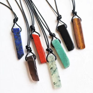 จี้คริสตัลลาพิสลาซูลีธรรมชาติ - จี้รูปทรงสี่เหลี่ยมผืนผ้าประดับพลอยสีน้ำเงิน หุ้มด้วยลวดทอง - หินบำบัดทางจิตวิญญาณ - Product Image 1