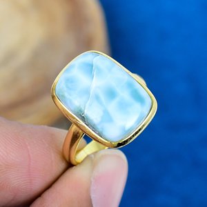 Bague classique en argent sterling 925 avec pierre précieuse Larimar naturelle faite à la main en forme de coussin, plaquée or 18 carats - Product Image 1