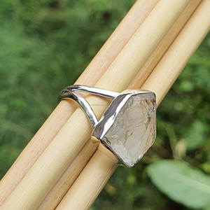 แหวนหมั้นพลอยอเมทิสต์สีเขียวดิบแท้ของผู้หญิงทำมือ925อัญมณีหยาบเงินสเตอร์ลิง - Product Image 3