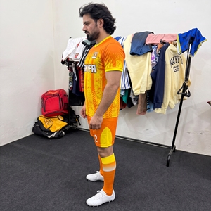 ชุดยูนิฟอร์มสโมสรฟุตบอล เสื้อฟุตบอลและกางเกงขาสั้นเข้าชุด - Product Image 3