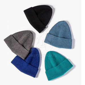 Accesorio Clásico de Invierno, Gorros de Punto Premium con Tacto Suave para un Estilo Informal y Cómodo para Uso Diario - Product Image 6