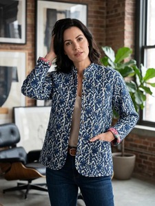Chaqueta de Mujer Hecha a Mano en India, de Algodón Tejido, Acolchada, Reversible, con Estampado Animal, Cuello Camisero, Manga Tres Cuartos - Product Image 2