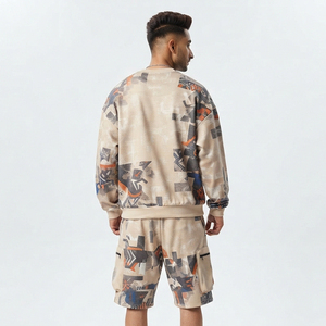 Ensemble de survêtement pour homme : short cargo en molleton 100 % polyester à col rond et manches longues, avec sweat-shirt à épaules tombantes - Product Image 2