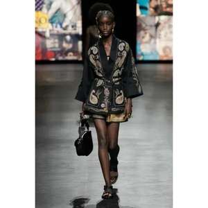 Kimono d'été pour femme en satin tie-dye bohème, col en V, coupe ample, respirant, taille naturelle, motif uni, haute qualité - Product Image 1