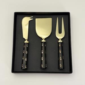 Cuchillo y Tenedor para Queso de Acero Inoxidable de Primera Calidad con Mango Largo de Resina y Recubrimiento PVD Dorado, Ecológico, Moderno y de Lujo para Bodas - Product Image 2