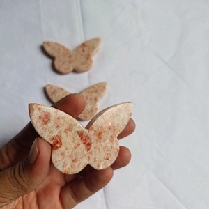 Pierre de soleil naturelle, sculpture en relief 2D en forme de cœur de papillon, vente en gros, pierre précieuse de guérison, décoration intérieure, cadeau - Product Image 2