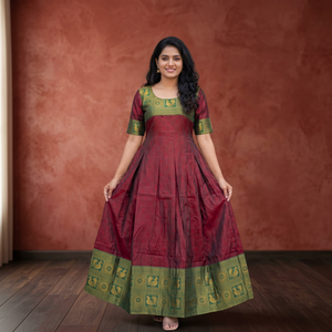 Robe Anarkali traditionnelle indienne en soie, longueur ras du sol, pour femmes, avec bordure verte, coupe ample, tenue décontractée toutes saisons - Product Image 5