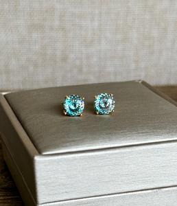 Pendientes de Moissanita Verde Azulado con Corte Portugués en Plata 925 Chapada en Oro de 14K, Personalizados con Piedras Preciosas para Mujer a Bajo Precio - Product Image 4