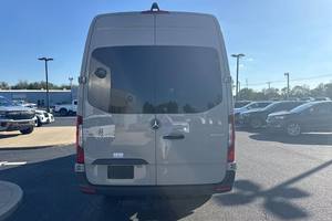 Mercedes-Benz Sprinter 2500 de techo alto, usado, 2024 - Product Image 3