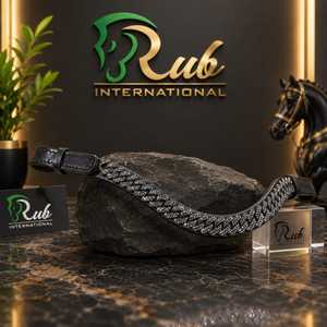 Cabestro de cuero Rub International con adornos de diamantes de imitación dorados, accesorio ecuestre decorativo - Product Image 2