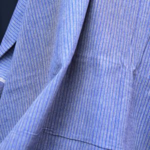 Tissu en coton Khadi biologique tissé à la main, poids moyen 105 GSM, motif rayé bleu fait main, respirant et écologique - Product Image 1