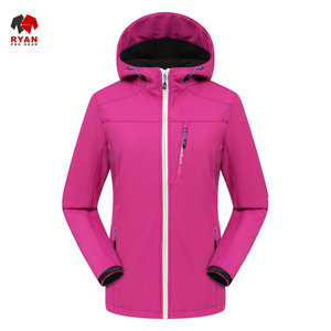 แจ็คเก็ตซอฟต์เชลล์แบบสั่งทำพิเศษสำหรับผู้ชาย ยี่ห้อ Ryan Pro Gear พร้อมซิปปิดและโลโก้แบบกำหนดเอง ดีไซน์ ODM - Product Image 1