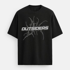 เสื้อยืดแขนสั้นลำลองผู้ชาย Outsiders Concept 2026 คอกลม ทรงปกติ ผ้าคอตตอนเจอร์ซีย์ พิมพ์ลายตัวอักษรด้านหน้า - Product Image 1