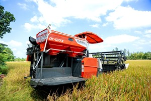 Cosechadora de Arroz de 120HP Kubota DC-108X con Orugas de Goma, Máquina Diésel para Cosechar Granos, Ideal para Campos de Arroz Grandes y Uso en Zonas Húmedas - Product Image 5