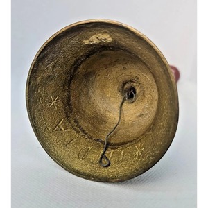 Maravillosa campana de mano de latón para templo, pooja, servicio doméstico, llamadas y entrenamiento, con mango de madera y campana de mano clásica de latón. - Product Image 6