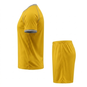 Ensemble de vêtements d'entraînement pour hommes, tissu respirant et doux, t-shirt de sport, shorts, taille élastique, vêtements de sport légers pour la salle de sport et les activités de plein air - Product Image 1
