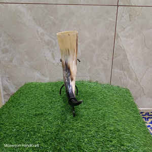 Corne à boire de la meilleure qualité avec support en fer Corne à boire Viking avec support en métal de corne à boire Utilisation d'hôtel à domicile de mariage - Product Image 2