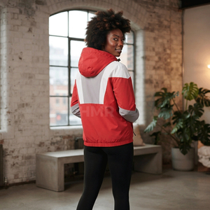 Veste coupe-vent à capuche pour femmes HMR Sisterhood Sorority, rouge et gris, avec blocs de couleur, décontractée, manches longues, fermeture éclair sur le devant - Product Image 4