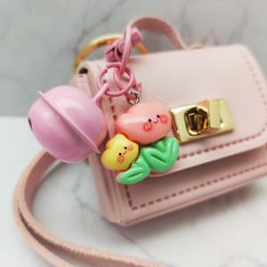 Adorable Llavero de Campana Rosa Pastel con Flores, Hecho de Resina Plástica, Lindo y Moderno para Uso Diario de Chicas y Mujeres - Product Image 3