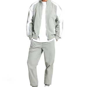 Conjunto Deportivo Corto de Nylon Estilo Vintage para Hombre, Color Azul Carolina y Blanco, Chaqueta Cortavientos y Pantalones - Product Image 1