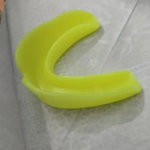Protège-dents en cuir personnalisé avec logo, design durable absorbant les chocs pour MMA, logo personnalisé, matériau EVA de précision - Product Image 2