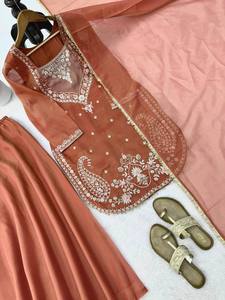 Ensemble Salwar Kameez rose brodé à séchage rapide toutes saisons, en mélange de soie, style Anarkali avec dupatta pour femme, idéal pour les mariages et les fêtes - Product Image 5