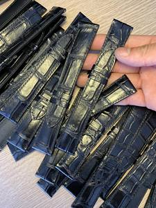 Bracelet de montre artisanal de luxe en cuir d'alligator Bracelets de montre personnalisés de haute qualité du Vietnam Prix à l'usine - Product Image 5