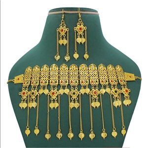 Ensemble de bijoux Martasha plaqué or pour femmes, élégantes boucles d'oreilles de mariage - Product Image 3