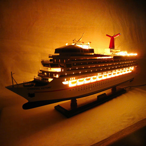 CARNIVAL VICTORY Avec lumières - Maquette de bateau de croisière Panama en bois, fabriquée à la main - Product Image 1