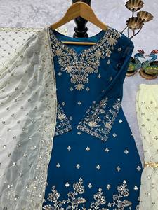 Ensemble de costume Sharara brodé ethnique pour femmes, grandes tailles disponibles, pour l'exportation - Product Image 4